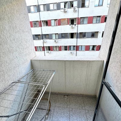 Miete eines gemütlichen 1-Zimmer-Apartments mit Balkon und Klimaanlage in Bukarest, Rumänien